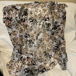 Women’s short sleeve sheer floral duster